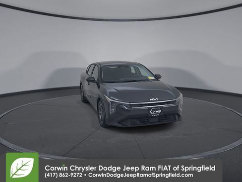 Used 2025 Kia K4 FWD image 4