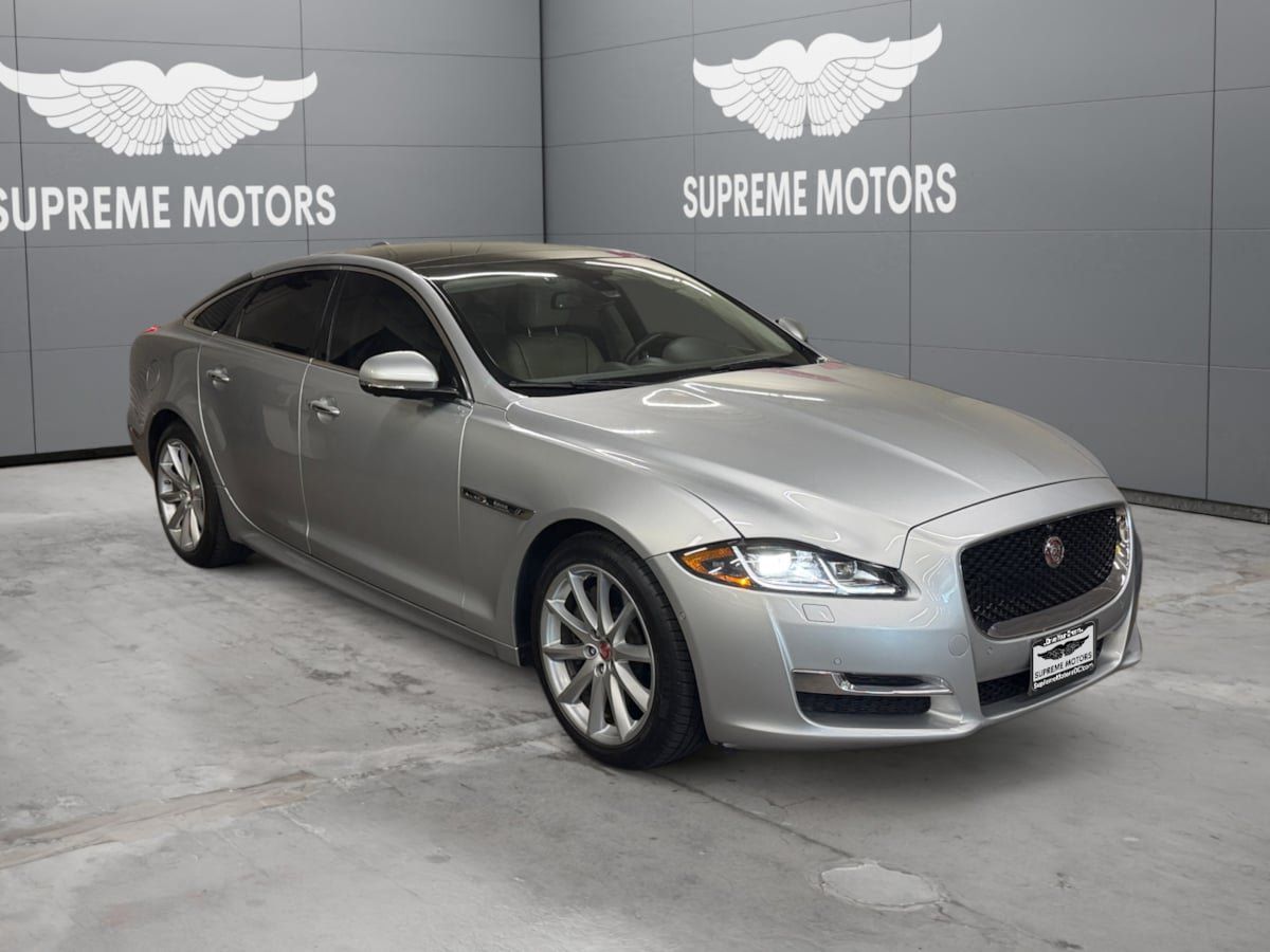 Used 2016 Jaguar XJ R-Sport RWD image 7