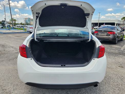 Used 2019 Toyota Corolla SE FWD image 20