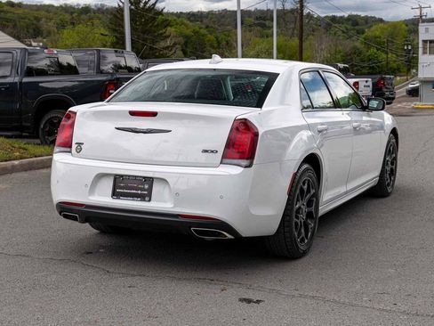 Used 2021 Chrysler 300 Touring L AWD/4WD image 4