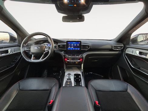 Used 2023 Ford Explorer ST-Line image 13