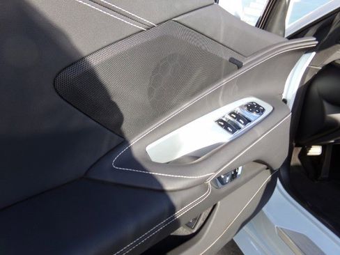 Used 2024 Chevrolet Corvette Stingray Convertible image 16