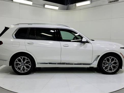 Used 2026 BMW X7 xDrive40i AWD/4WD image 9