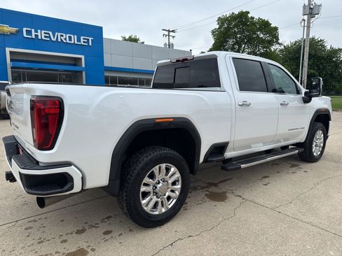 Used 2023 GMC Sierra 2500 Denali AWD/4WD image 3