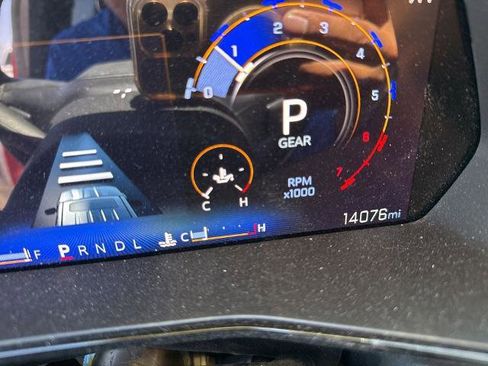 Used 2024 Chevrolet Colorado LT w/ LT Convenience Package II RWD image 5