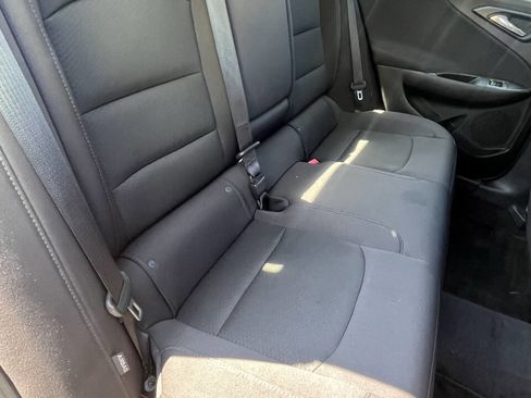 Used 2017 Chevrolet Malibu LT image 21