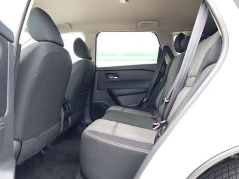 Used 2025 Nissan Rogue SV image 27