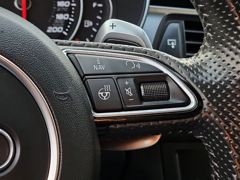 Used 2018 Audi RS 7 w/ Driver Assistance Package image 22