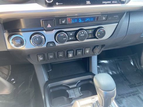 Used 2020 Toyota Tacoma Limited image 20