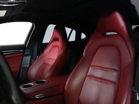 Certified 2023 Porsche Panamera Platinum Edition image 5