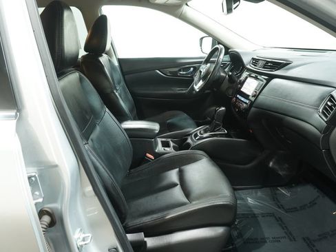 Used 2018 Nissan Rogue SL w/ Premium Package AWD/4WD image 13