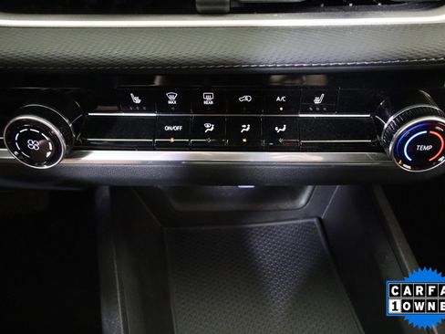Used 2025 Chevrolet Equinox LT FWD image 26