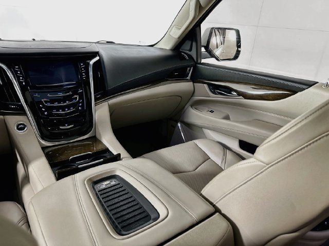 Used 2019 Cadillac Escalade Premium Luxury AWD/4WD image 31