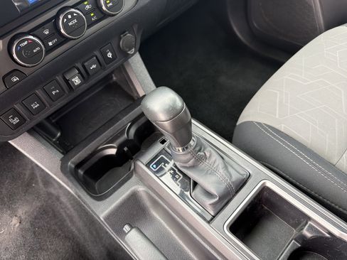 Certified 2023 Toyota Tacoma TRD Off-Road w/ Technology Package AWD/4WD image 9