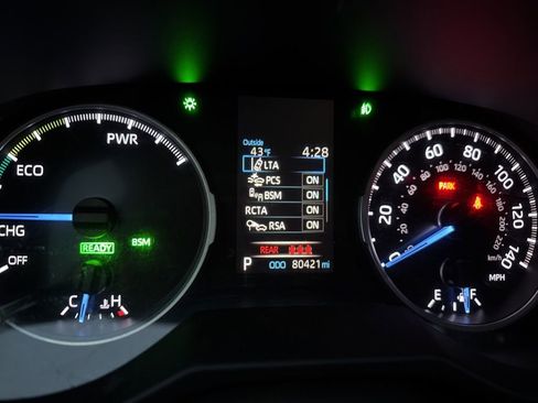 Used 2020 Toyota RAV4 XLE image 25