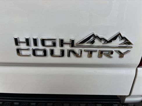 Used 2024 Chevrolet Silverado 2500 High Country image 8