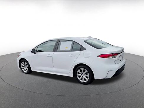 Used 2025 Toyota Corolla LE FWD image 10