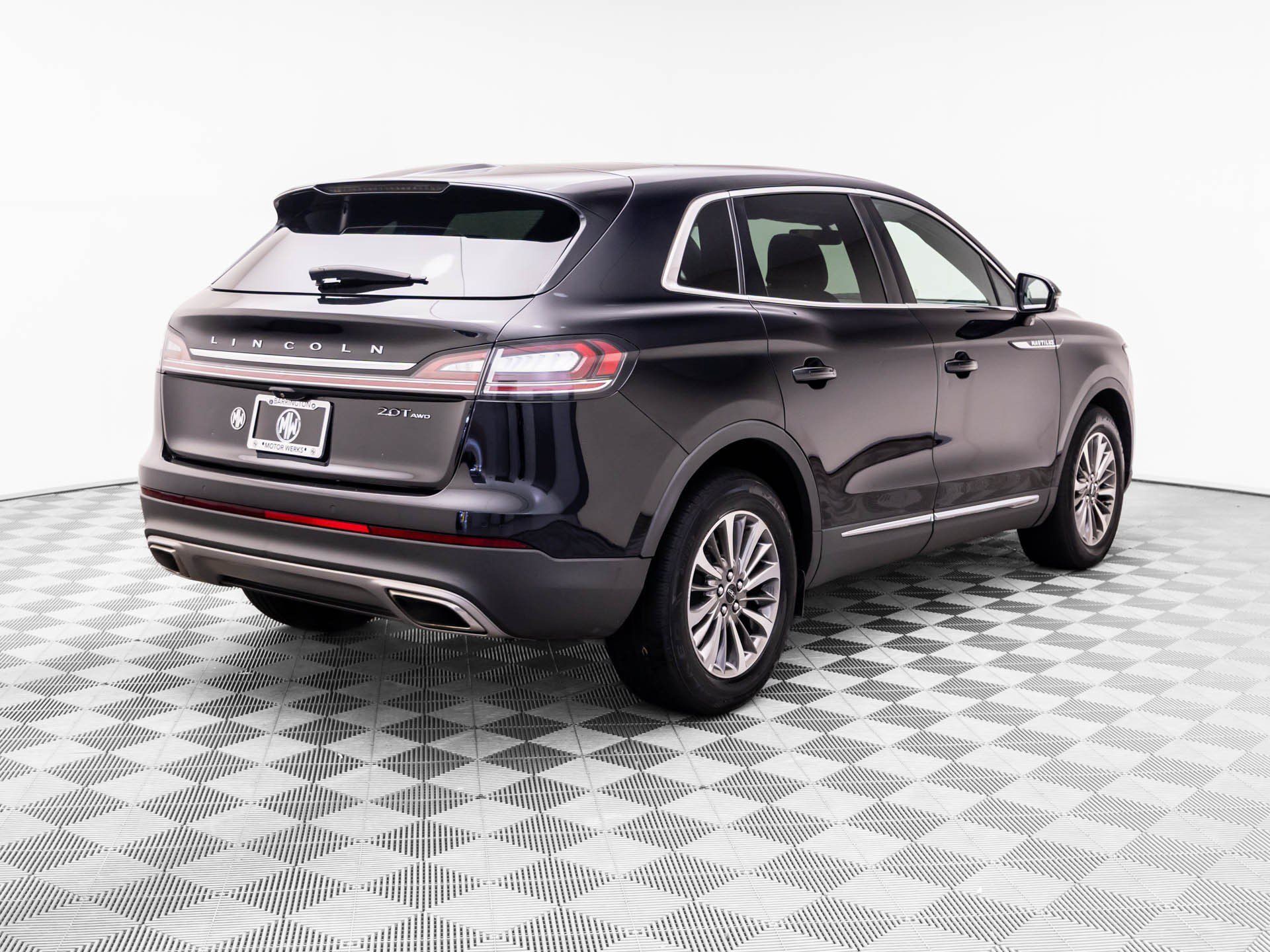 Used 2019 Lincoln Nautilus Select AWD/4WD image 5