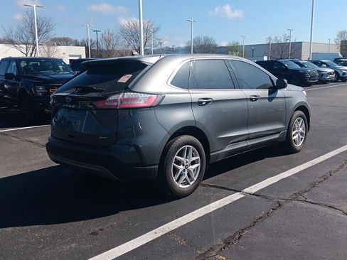 Used 2024 Ford Edge SEL w/ Convenience Package image 4