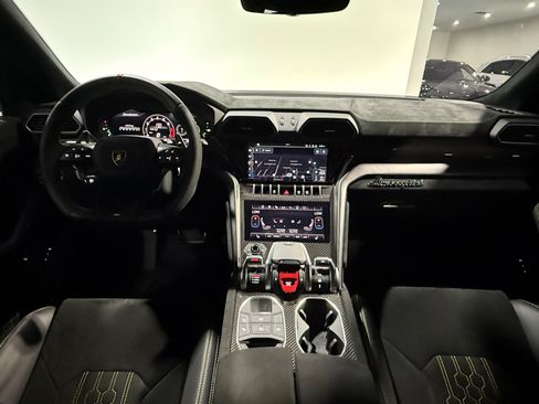 Used 2024 Lamborghini Urus Performante AWD/4WD image 45