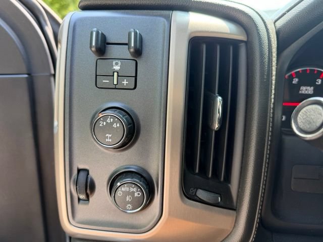 Used 2016 GMC Sierra 2500 Denali w/ Duramax Plus Package AWD/4WD image 22