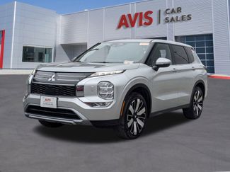 Used 2025 Mitsubishi Outlander SE video 1