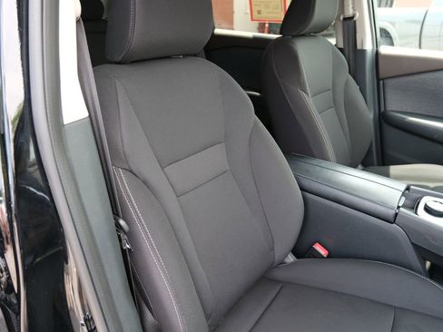 Used 2023 Nissan Rogue S AWD/4WD image 30