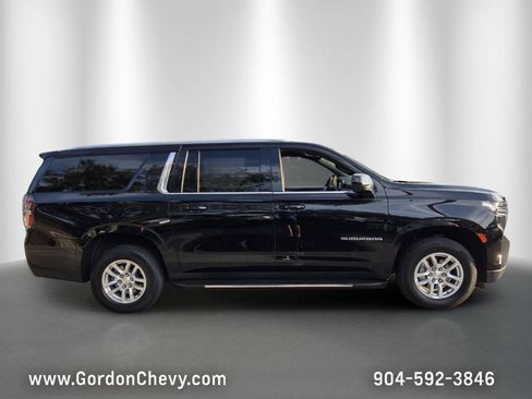 Certified 2024 Chevrolet Suburban LT AWD/4WD image 7