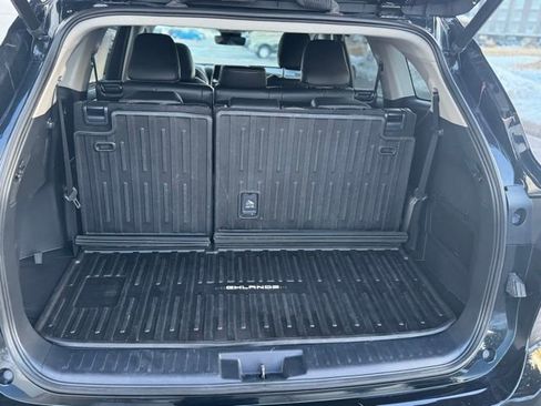 Certified 2023 Toyota Highlander XLE image 40