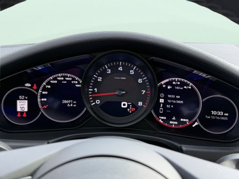 Used 2023 Porsche Panamera 4 Platinum Edition image 88