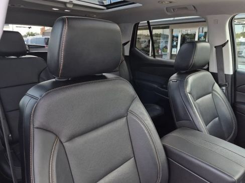 Used 2018 Chevrolet Traverse Premier w/ Driver Confidence II Package FWD image 17