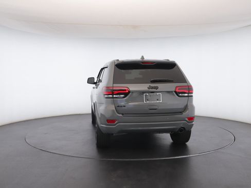 Used 2020 Jeep Grand Cherokee Altitude image 24