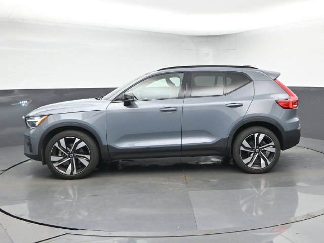 Used 2023 Volvo XC40 B5 Ultimate w/ Climate Package AWD/4WD image 4