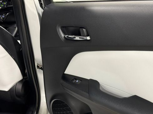 Used 2017 Toyota Prius Four w/ Premium Convenience Package image 51