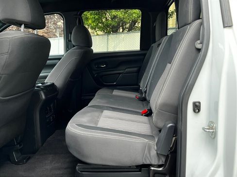 Used 2023 Nissan Titan SV w/ SV Convenience Package AWD/4WD image 18