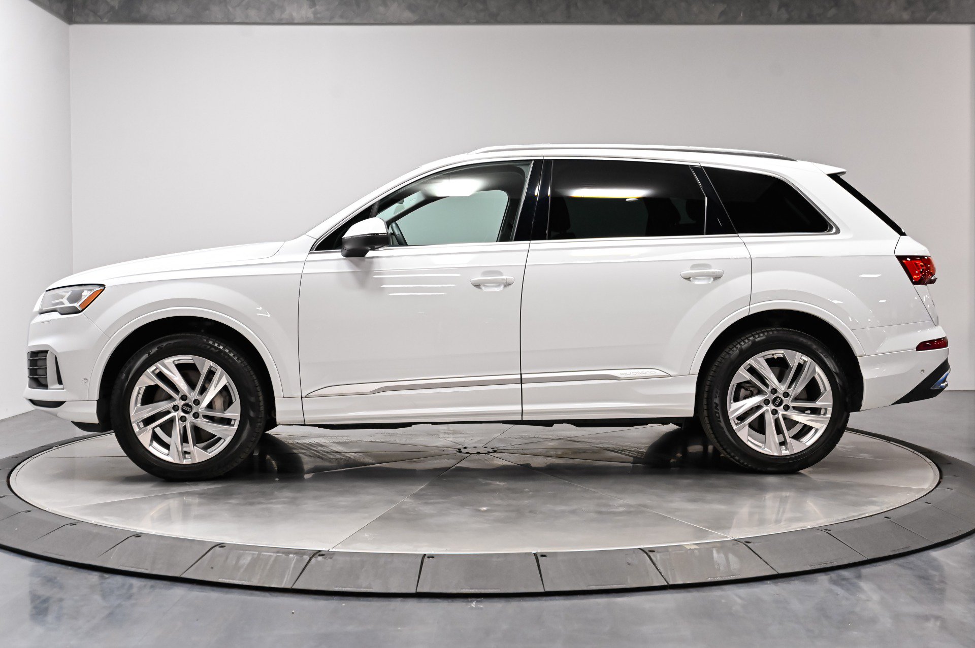 Used 2022 Audi Q7 2.0T Premium Plus AWD/4WD image 14