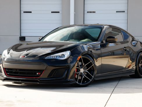 Used 2018 Subaru BRZ tS image 1