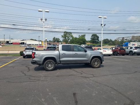 Used 2024 Chevrolet Colorado LT w/ Advanced Trailering Package AWD/4WD image 12