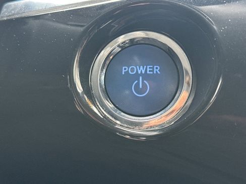 Used 2017 Toyota Prius Prime Advanced image 25