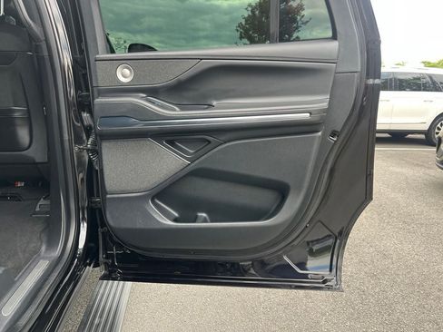 Certified 2025 Lincoln Navigator L Reserve w/ Jet Appearance Package AWD/4WD image 25