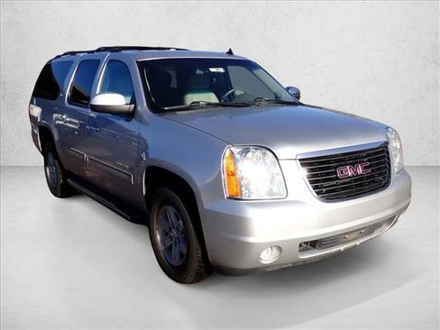 Used 2014 GMC Yukon XL SLT w/ SLT-2 Equipment Package image 5