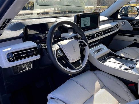 New 2026 Lincoln Aviator Reserve w/ Luxury Package image 6