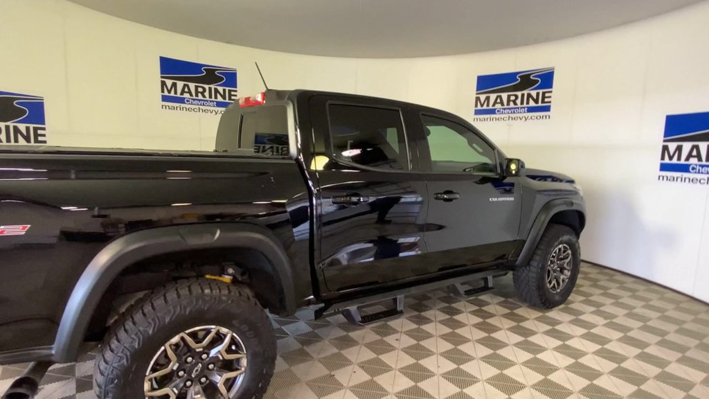 Used 2026 Chevrolet Colorado ZR2 w/ Technology Package AWD/4WD image 2