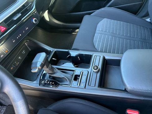 Used 2025 Kia K5 LXS image 40