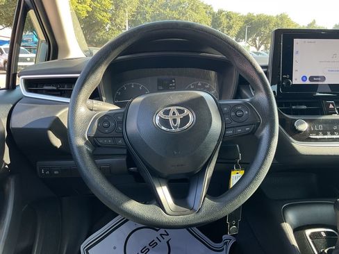 Used 2025 Toyota Corolla LE FWD image 27