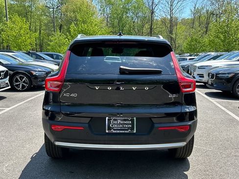 Used 2025 Volvo XC40 B5 Core AWD/4WD image 6