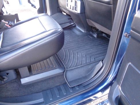 Used 2017 Ford F250 Lariat w/ Lariat Value Package image 76