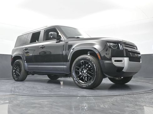 Used 2025 Land Rover Defender 110 S AWD/4WD image 68