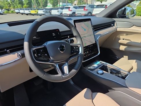 New 2025 Volvo EX90 Plus image 7