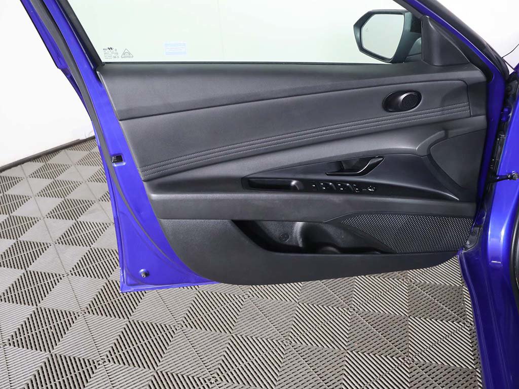 Used 2025 Hyundai Elantra Sport w/ Cargo Package FWD image 19